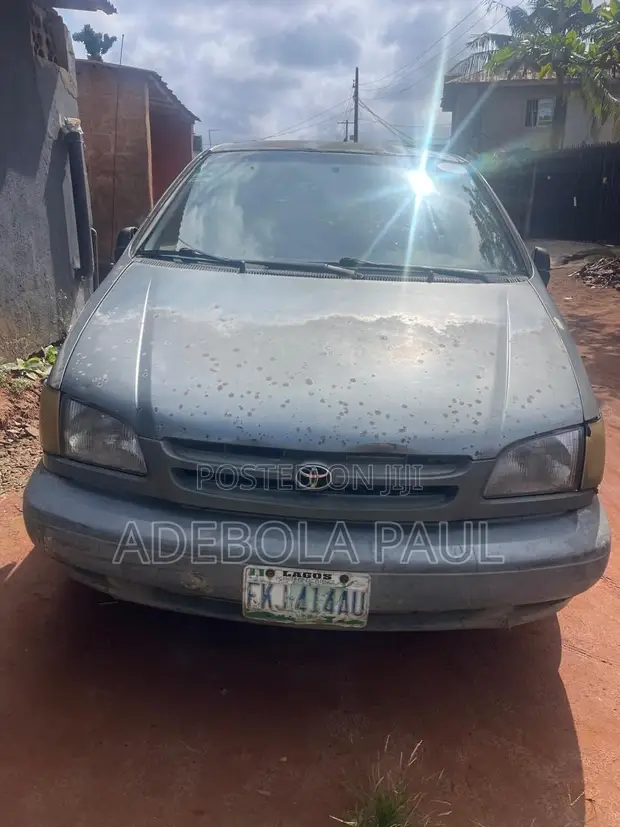 Toyota Sienna 1999 Green - 1