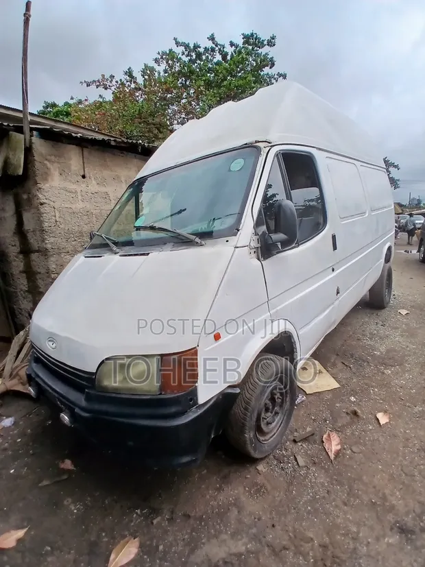 Ford Transit 1999 White - 1