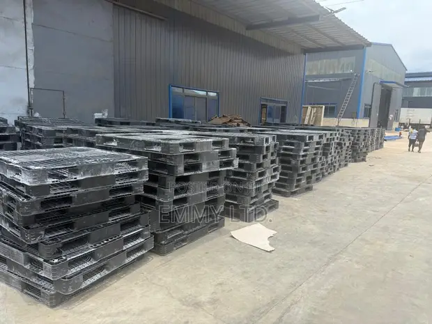 Heavy-Duty Industrial Plastic Pallets - 1