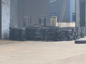 Heavy-Duty Industrial Plastic Pallets