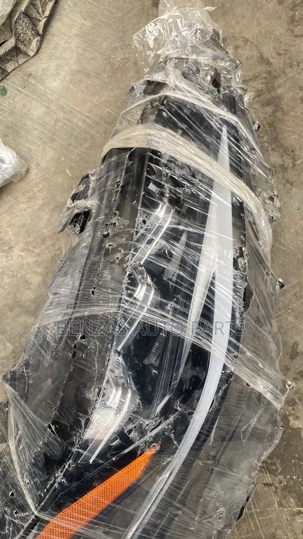 Lexus ES 350 2021 Headlight Replacement (Right) - 1
