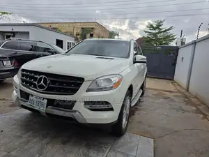 Mercedes-Benz ML 350 4Matic 2012 Fari