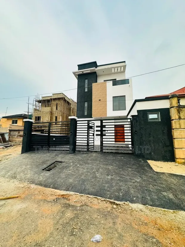5 Bedroom Fully Detached Duplex for Sale in Gbagada Phase 1 - 1