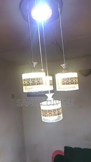 Chandelier Light da TV Console