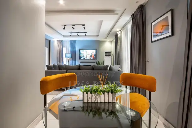 Rundunar Studio Mai Rarraba Tare da Kitchen, Common Room & Balcony - Ajah - 1