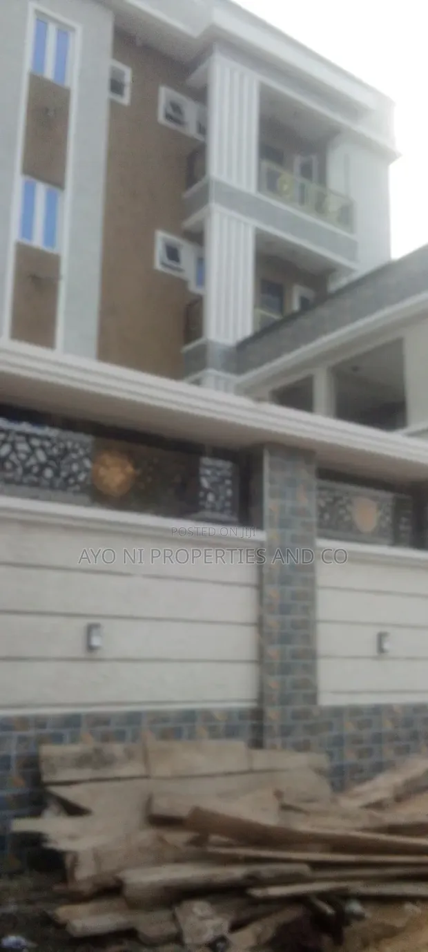Furnished Mini Flat 3 Bedroom a Alapere Ketu, Lagos - 1