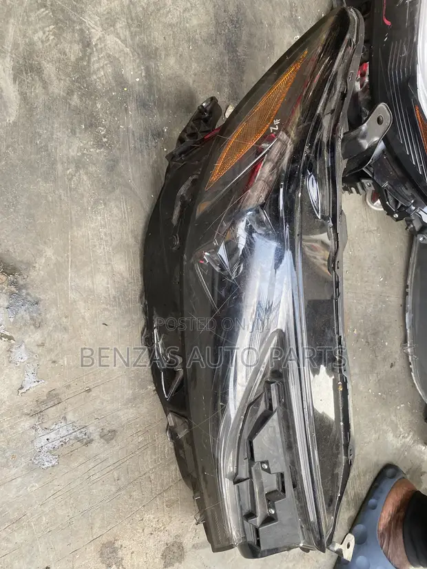 Toyota Camry 2025 Headlight - Right Side (Used) - 1