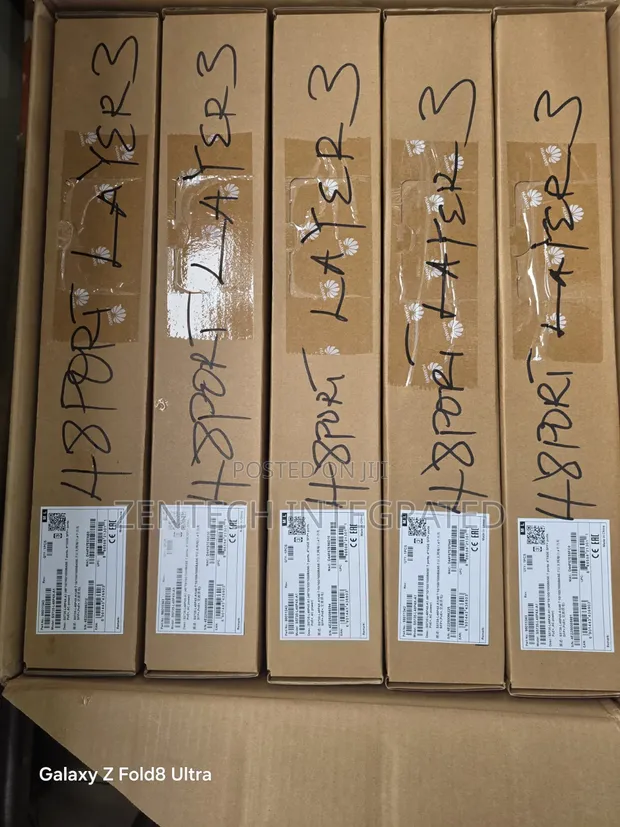 Huawei S5735-L48P4X 48-Tashar Gigabit PoE Mai Gudanar da Layer 3 Switch - 1