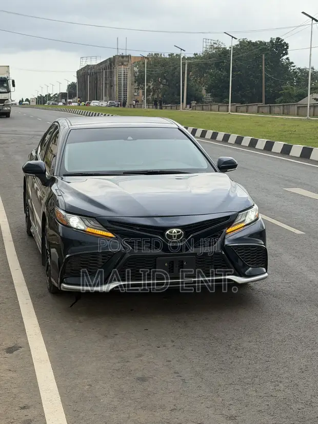 2021 Toyota Camry XSE Teal - 1