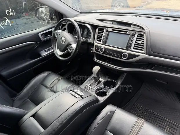 Toyota Highlander SE 2019 - 1