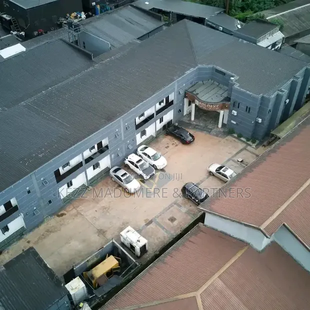 Gidan Baki Mai Dakuna 37 Don Siyarwa a Port Harcourt - 1