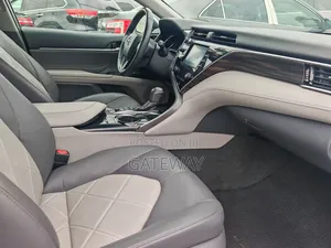 2018 Toyota Camry White