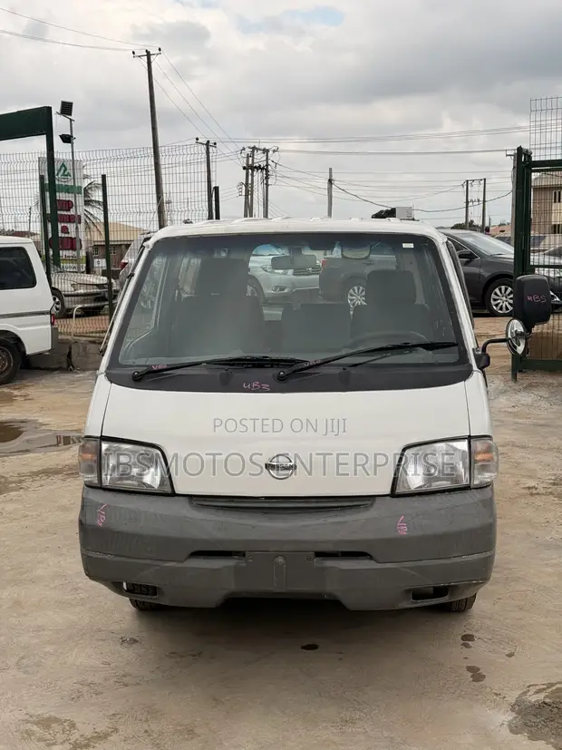 Nissan Vanette 2008 Fari - 1