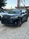 2018 Toyota Highlander SE 4x2 V6 SUV - 2
