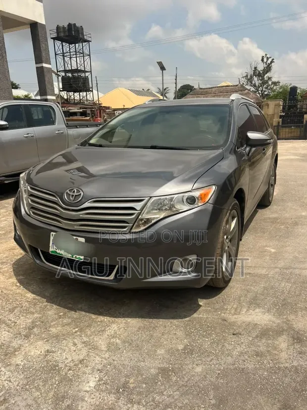 Toyota Venza 2012 Gray - 1