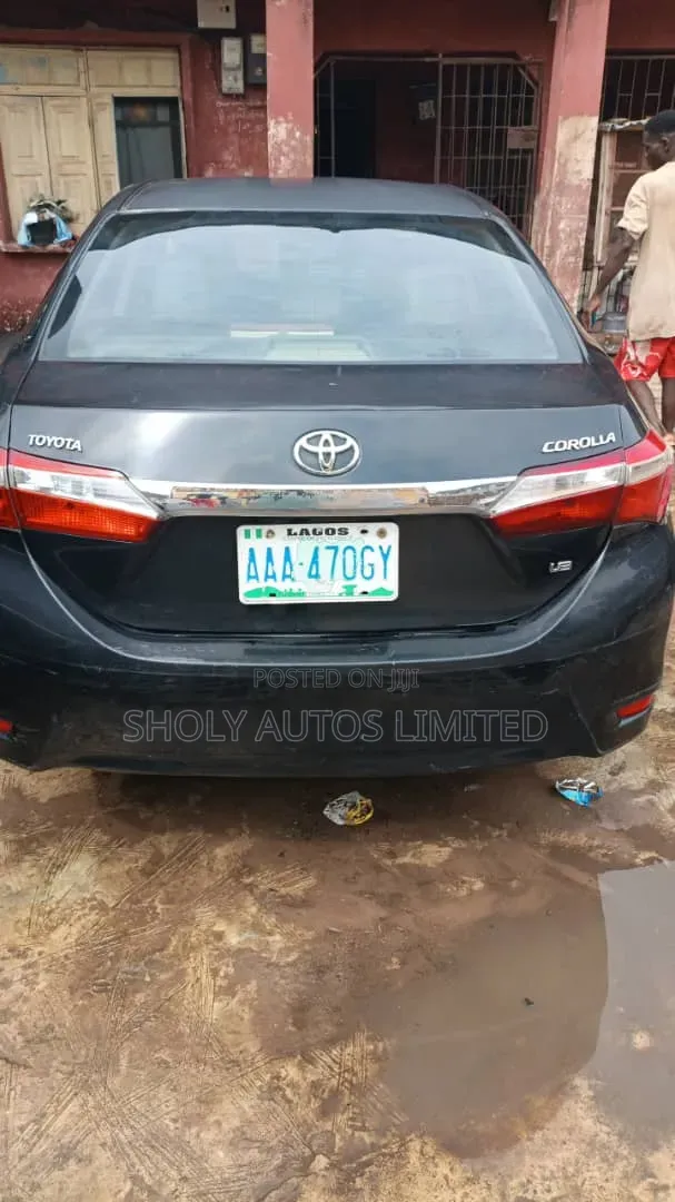Toyota Corolla LE 2015 Black - 1