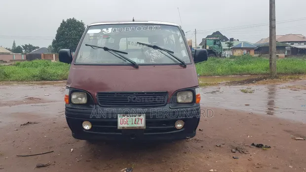 2005 Toyota HiAce Commuter DX - 1