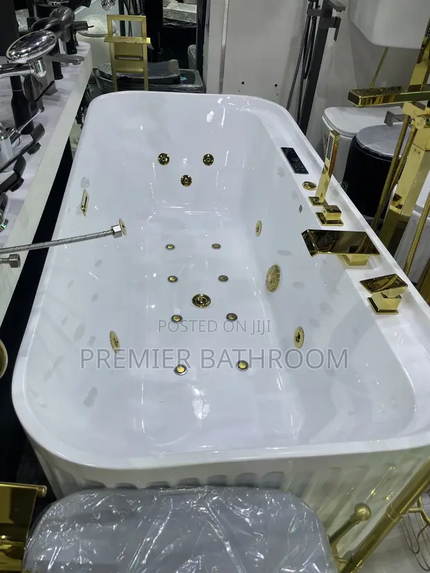 White Luxury Executive Bathtub - 1