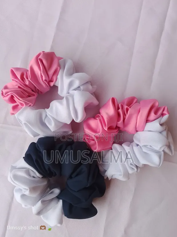 Medium Scrunchies - White Satin - 1