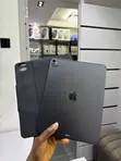 Apple iPad Pro 13" (2024) 256GB - 2