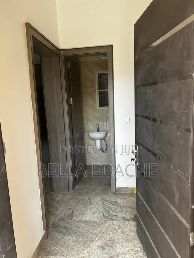 4 Bedroom Duplex da BQ a Jahi Sayarwa - 1