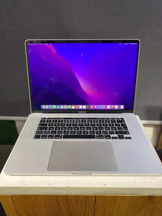 Apple MacBook Pro 2019 16" 32GB RAM Intel Core i7 1TB SSD - 1