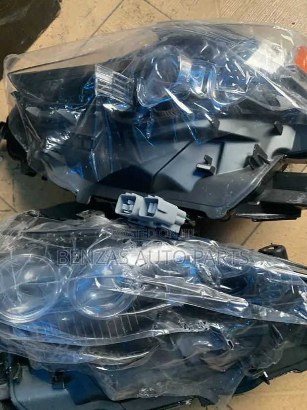 Lexus IS250 2015 Headlight Replacement - 1