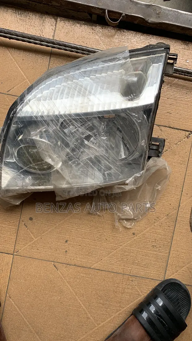 Nissan X-Trail 2004 Headlights (Pair) - 1