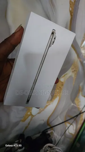 New Apple iPhone Air 256GB Gold