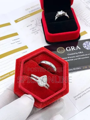 VVS Moissanite Diamond Engagement & Wedding Rings