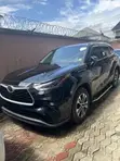 2021 Toyota Highlander XLE AWD - 1