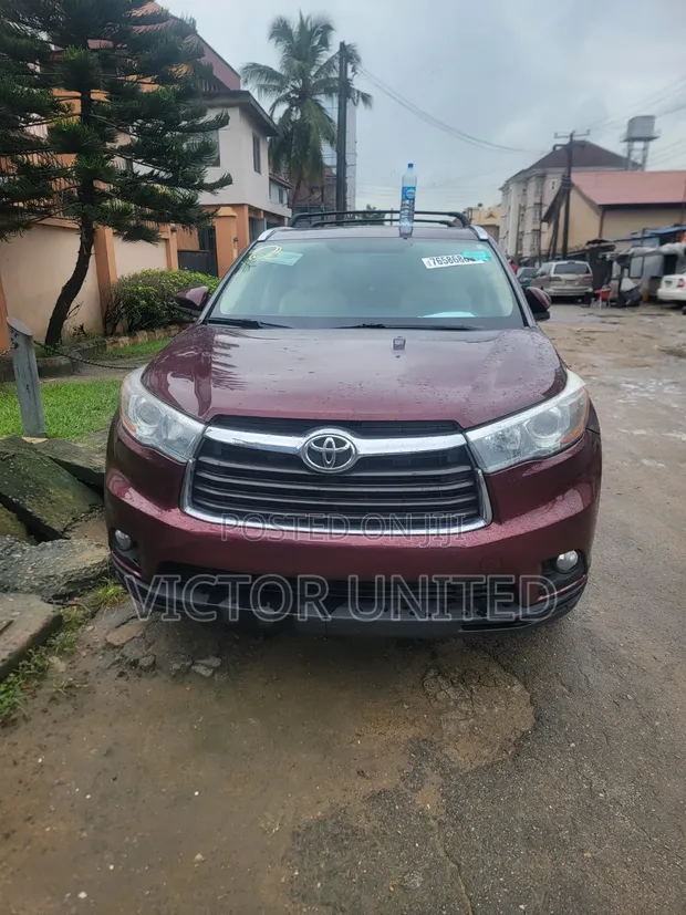 2015 Toyota Highlander XLE AWD SUV Maroon - 1