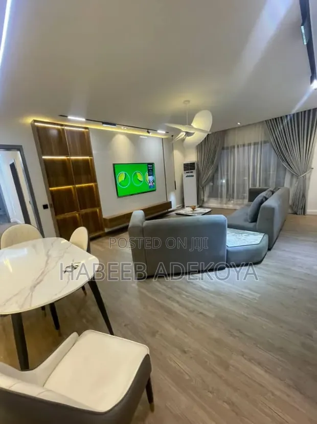 Gidan Alatu mai dakuna 2 a Ikate Lekki | Pool, WiFi, Wutar Lantarki 24/7 - 1