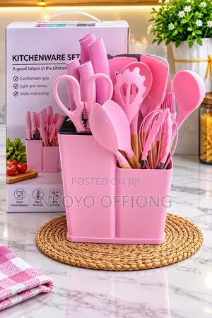 Kitchen Spoon Set with Knives and Chopping Board