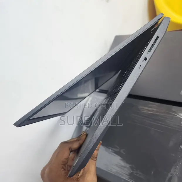 Lenovo V15-IIL Laptop: Intel Core i5, 8GB RAM, 256GB SSD - 1