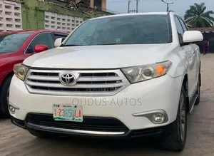 Toyota Highlander 2013 Fari