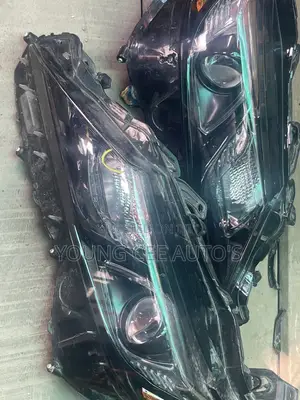 Toyota Camry 2018 LE Sport Headlights (Used)