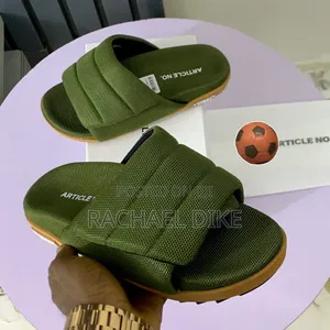 Luxury Men's Slippers - Brand New