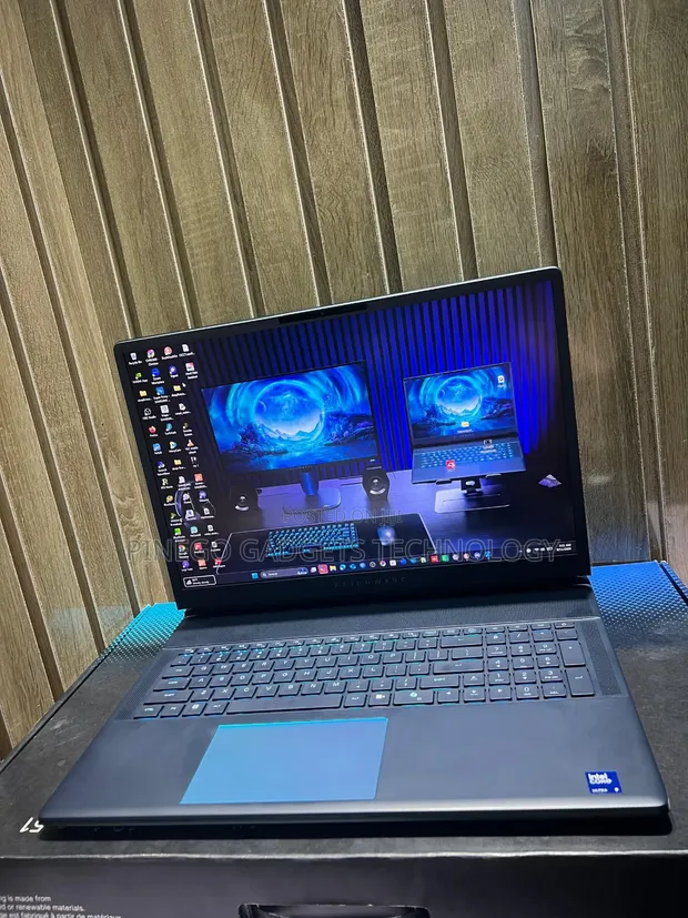 Alienware 18 Area-51 Laptop - Core Ultra 9, 64GB RAM, 2TB SSD, RTX 5090 - 1