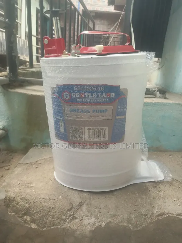 16L Manual Grease Pump Bucket - 1
