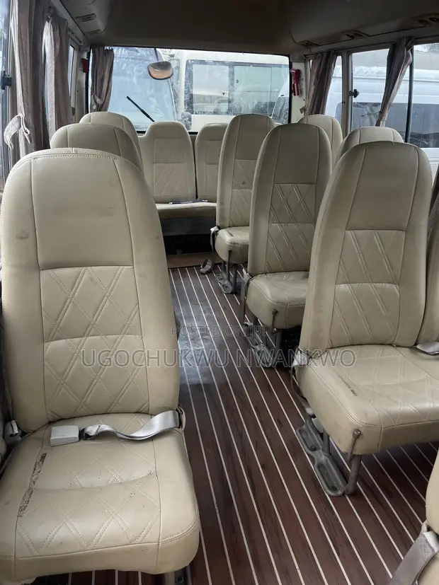 Toyota Coaster 2015 - 1