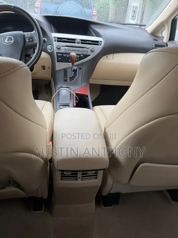 Lexus RX 350 2010 White SUV - 1
