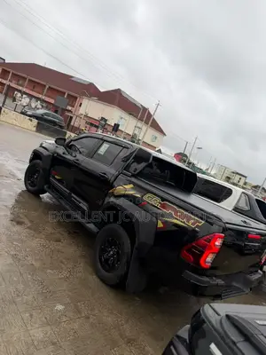 Toyota Hilux GR-Sport V6 na 2020