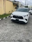 Toyota Highlander XLE 2021 White - 4