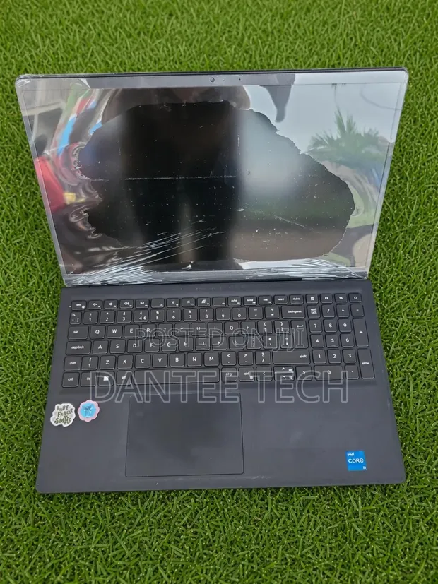 Dell Vostro 3500 Laptop: Intel Core i5, 8GB RAM, 256GB SSD - 1