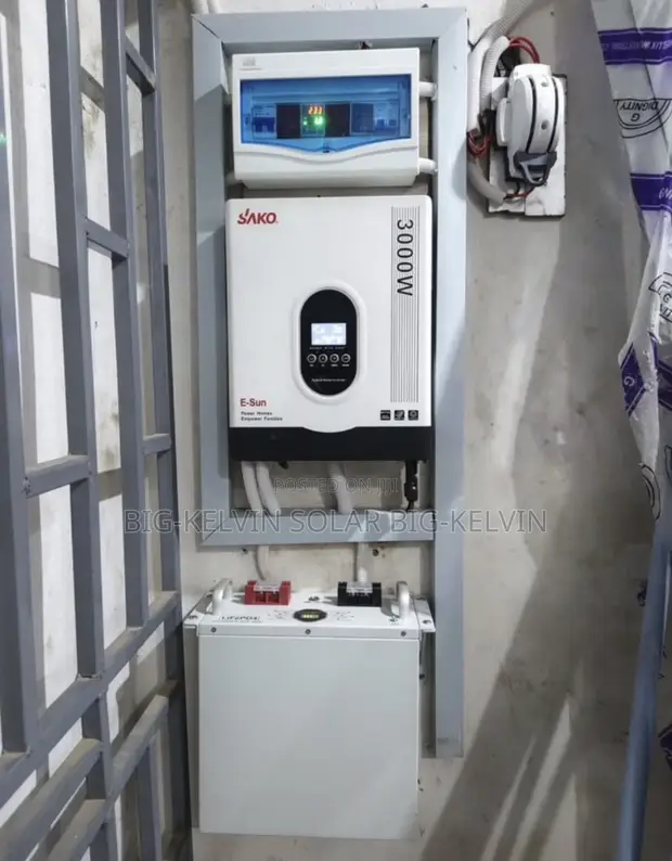 5kWh Baturi / 3kVA Hybrid Inverter / 4x600W Solar Panels Package - 1
