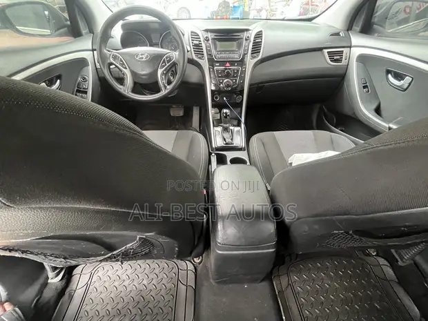 Hyundai Elantra 2012 Gray - 1