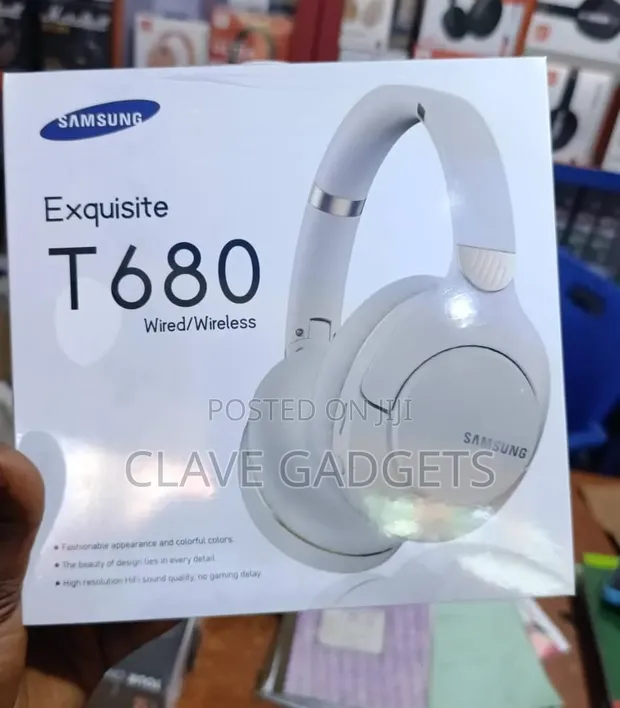 Samsung T680 Over-Ear Headphones (White) - 1