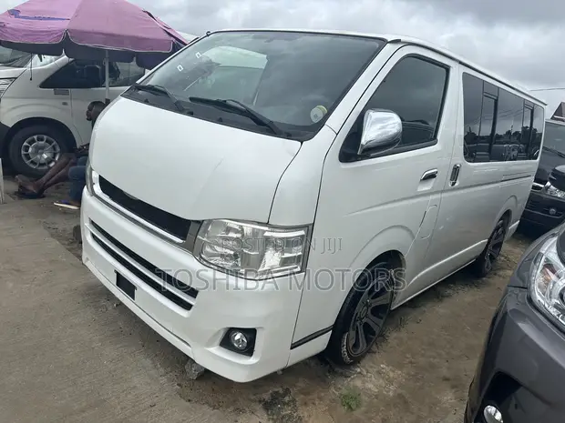 Toyota HiAce 2014 Fari - 1