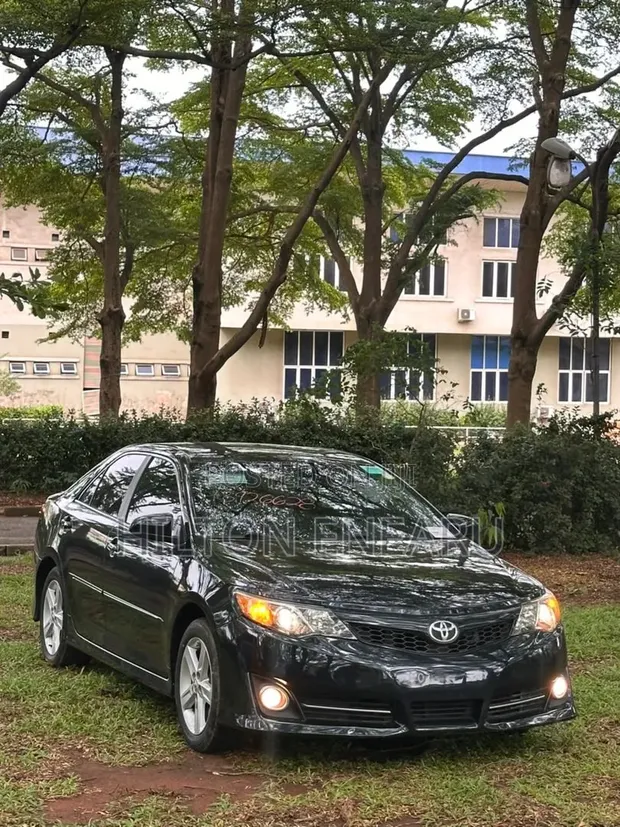 Toyota Camry 2014 Black - 1